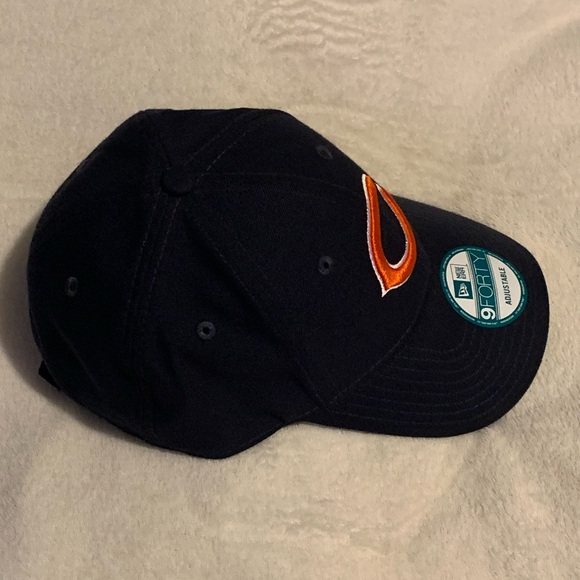 Chicago Bears hat with Sticker Tags - Picture 6 of 10